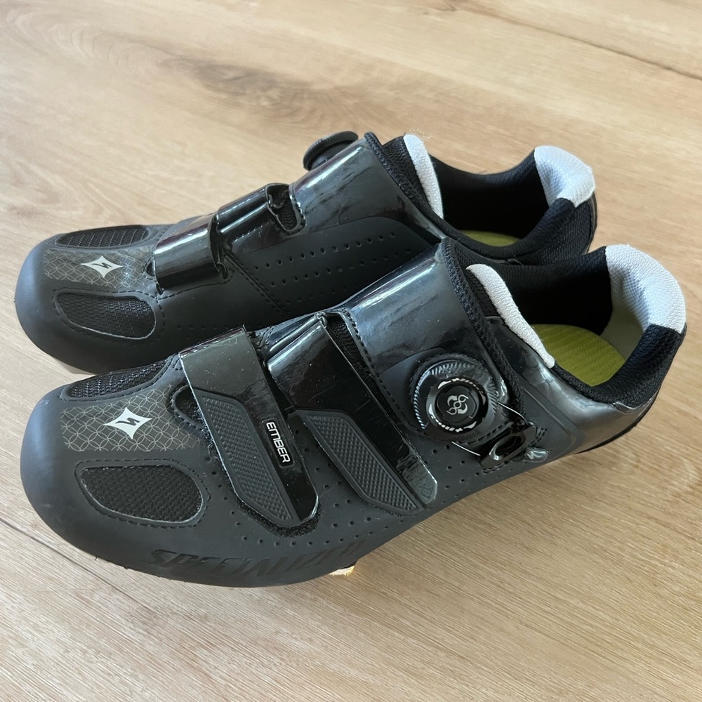 Specialized Ember Road Shoe with Shimano SM-SH11 cleats womens EU 40/US 9